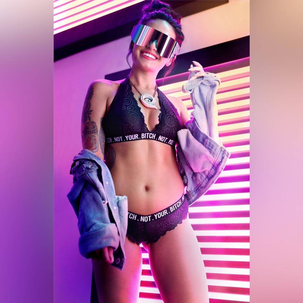 Fantasy Lingerie black bralette and cheeky panty set in one size
